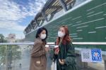 Tranh cãi bức ảnh nhạy cảm 2 cô gái trên tàu Cát Linh - Hà Đông-3