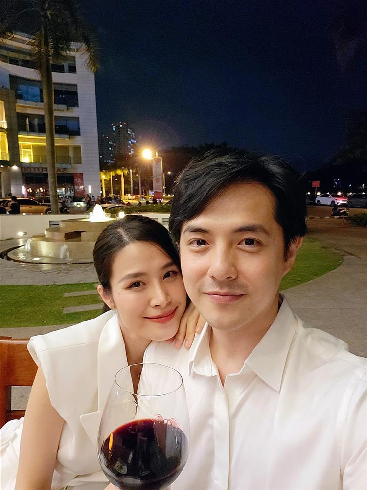 Đông Nhi - Ông Cao Thắng kỷ niệm cưới, cử chỉ nhìn phát hờn-1