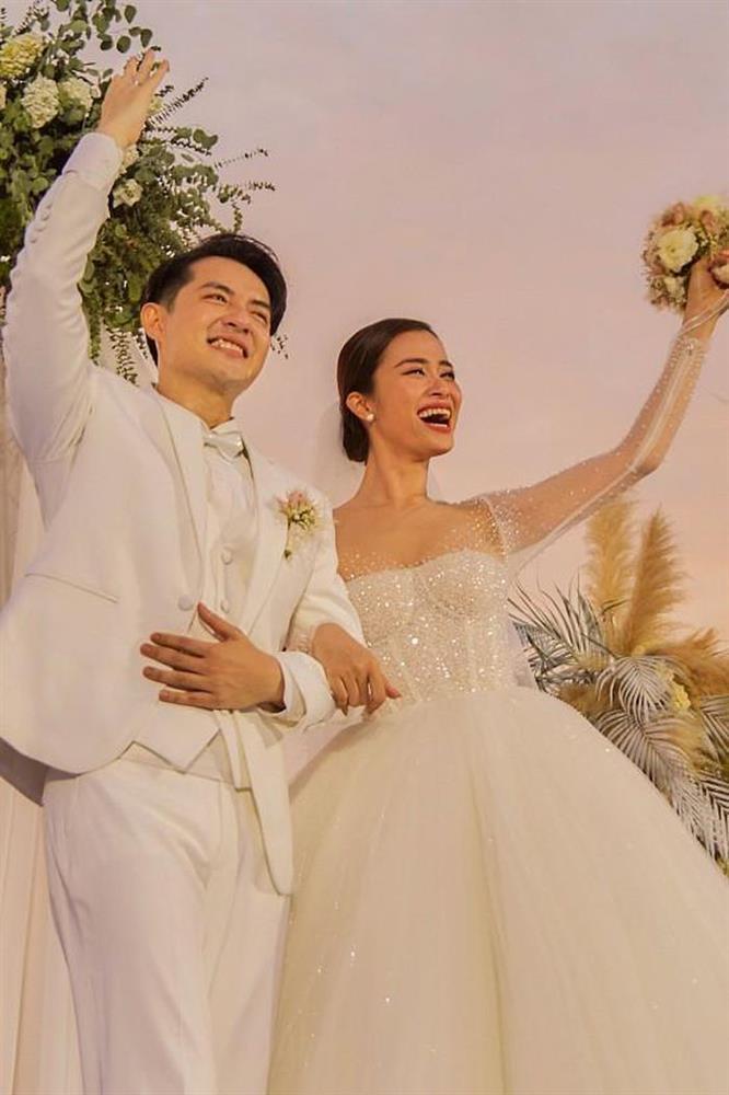 Đông Nhi - Ông Cao Thắng kỷ niệm cưới, cử chỉ nhìn phát hờn-3