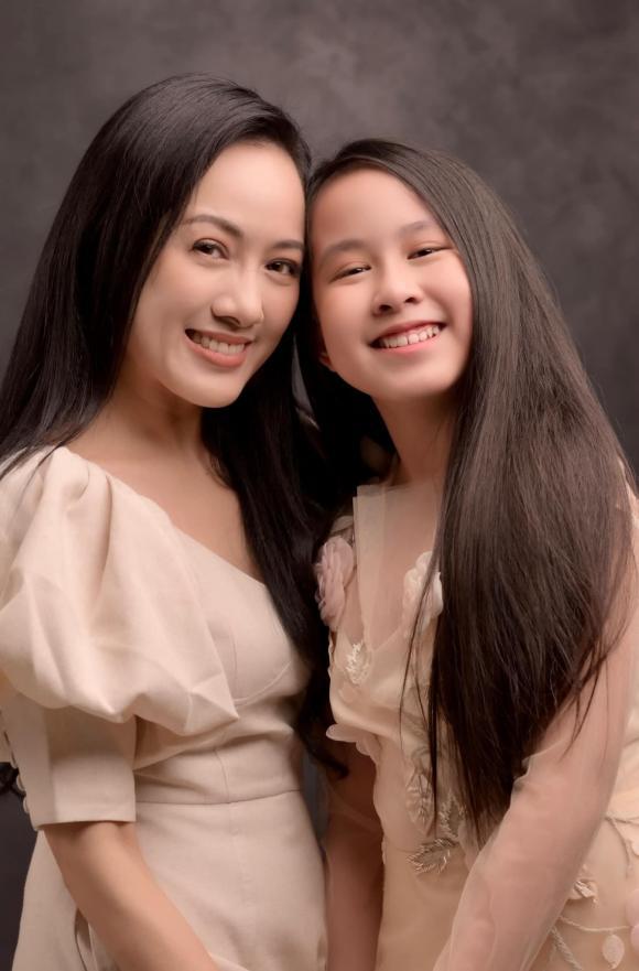 Ngoại hình xinh xắn con gái BTV Hoài Anh và ông xã đại gia-2