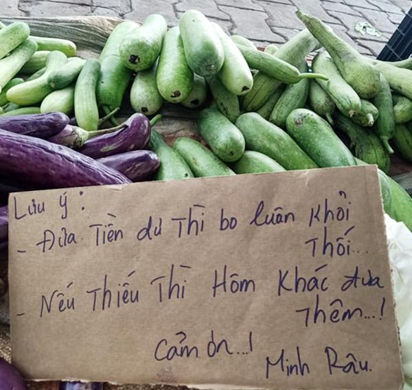 Ngày khó ở, anh bán rau treo slogan dọa khách hàng bạo liệt-2