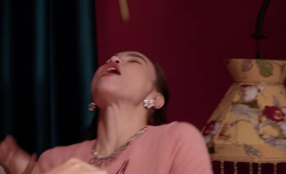 Hậu trường khó ngờ của bộ ảnh Kim Lý - Hà Hồ tình bể bình-9