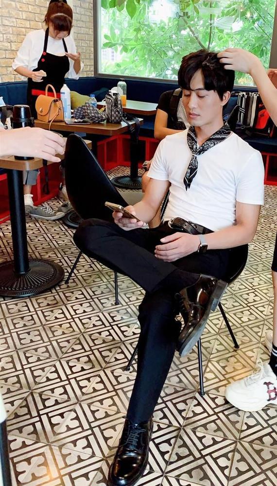 Cạo trọc đóng phim, tình cũ Phương Oanh đành đội tóc giả đi họp báo-7