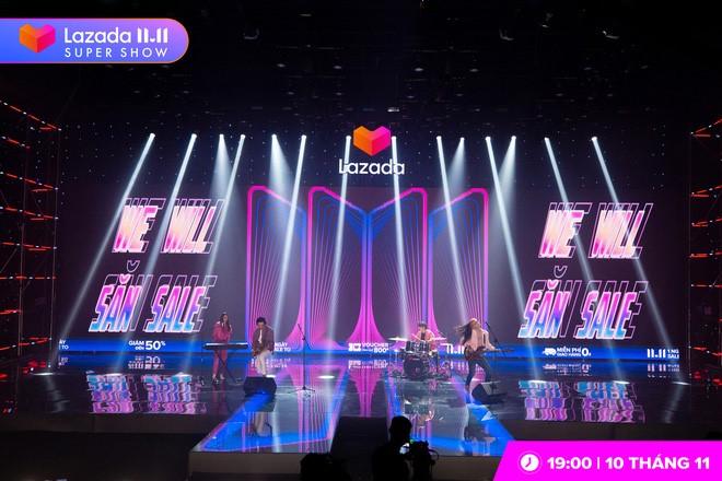 Trấn Thành cùng dàn sao Việt lập rock band tại Lazada Supershow 11.11-9
