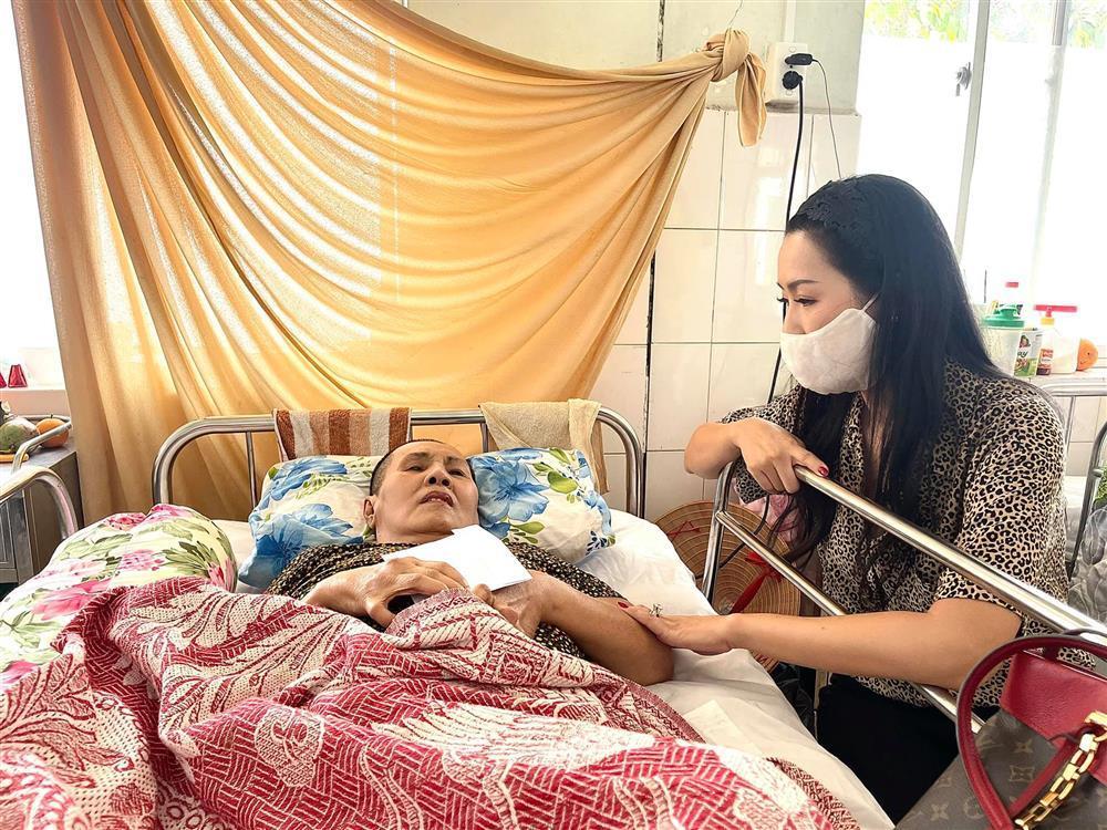 Nghệ sĩ Hoàng Lan co quắp tay chân, xin bệnh viện cho về nhà-4