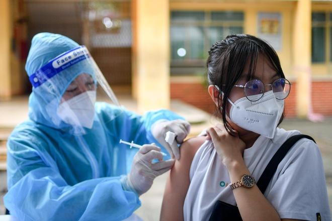 Hà Nội dự kiến tiêm vaccine Covid-19 cho gần 800.000 trẻ 12-17 tuổi-1