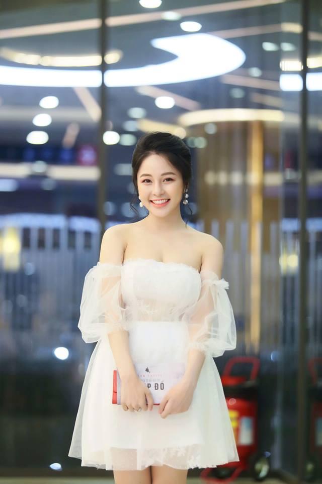 Hot girl Trâm Anh đi sinh nhật mà lồng lộn hơn chủ bữa tiệc-9