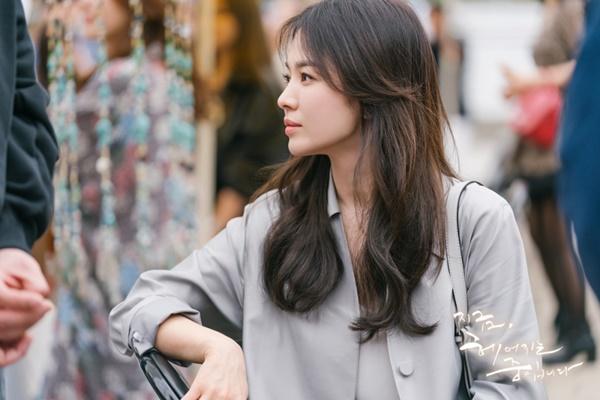 Lý do Song Hye Kyo nhận phim ngôn tình, yêu trai trẻ ở tuổi 40-3