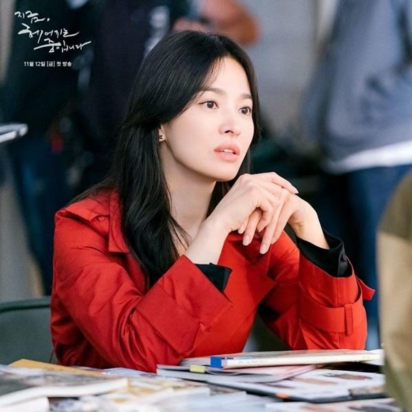 Lý do Song Hye Kyo nhận phim ngôn tình, yêu trai trẻ ở tuổi 40-4