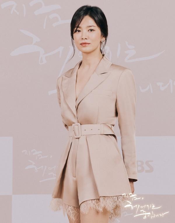 Lý do Song Hye Kyo nhận phim ngôn tình, yêu trai trẻ ở tuổi 40-5