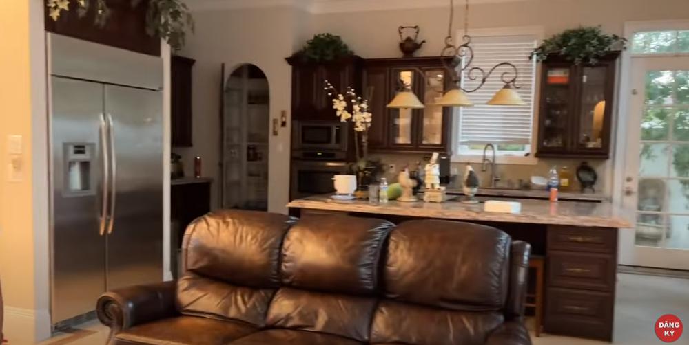 Bạn thân tỷ phú của Khoa Pug lộ biệt thự triệu đô trên đất Mỹ-9