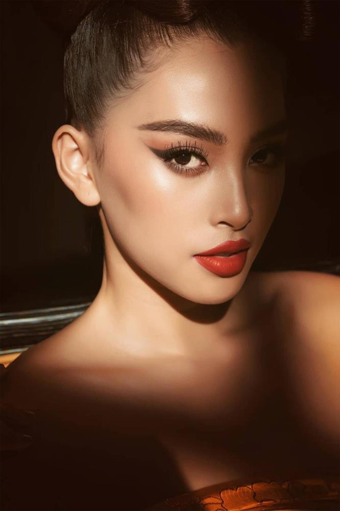 Trần Tiểu Vy đứng cạnh Hồ Ngọc Hà, ai đẹp hơn?-5