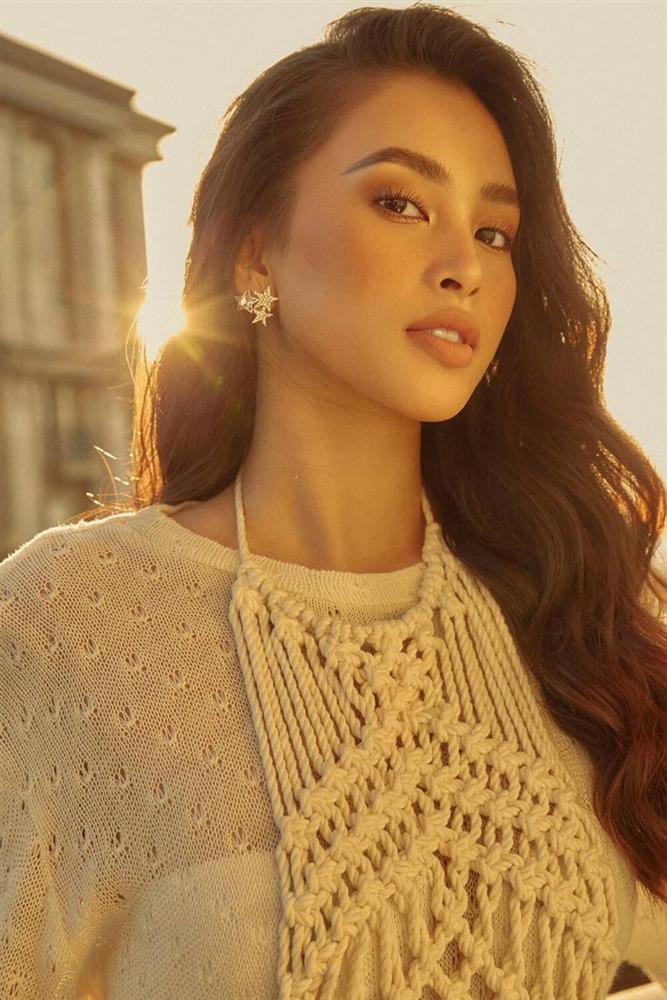 Trần Tiểu Vy đứng cạnh Hồ Ngọc Hà, ai đẹp hơn?-6