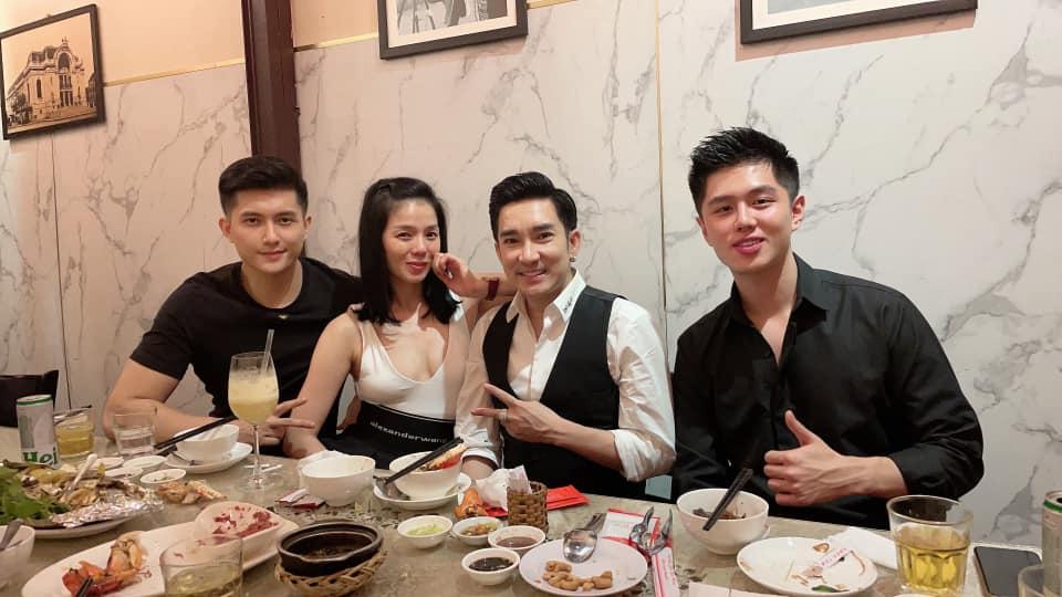 Vừa về nước, Lệ Quyên đã lại thả rông nhức mắt thiên hạ-4