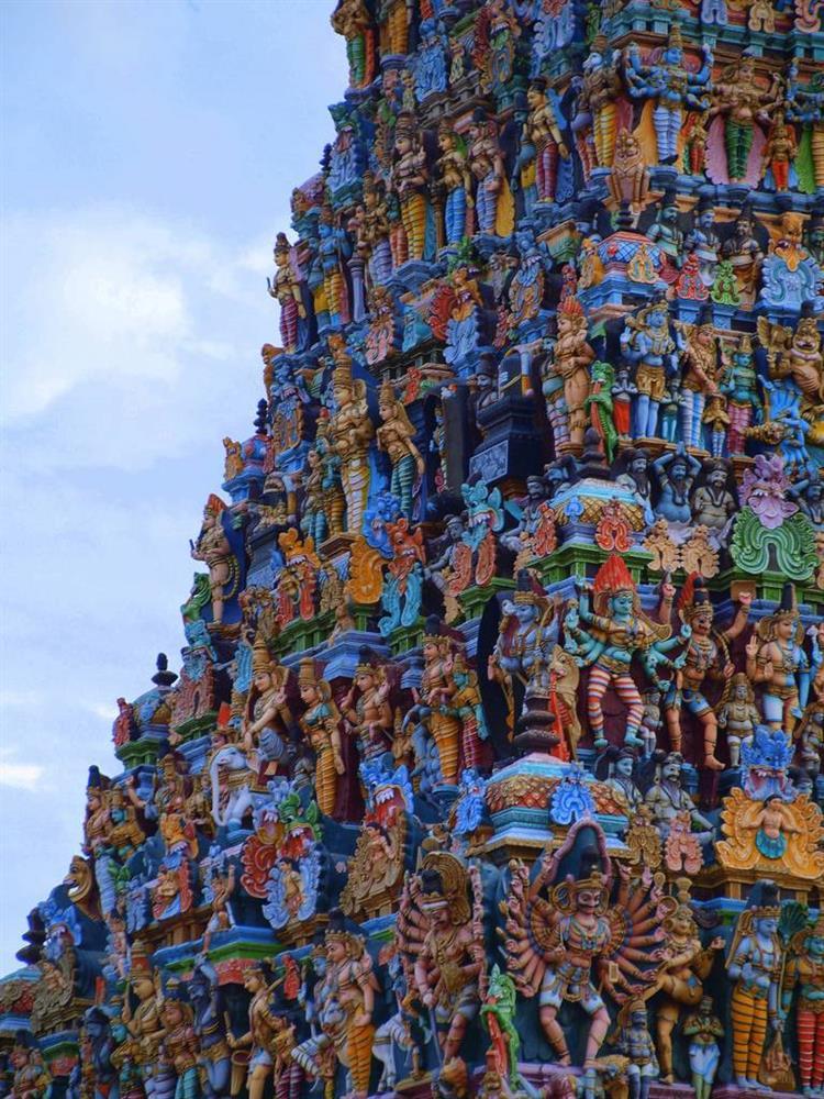 Ngắm nhìn ngôi đền có kiến trúc kì lạ và sặc sỡ ở Ấn Độ-4