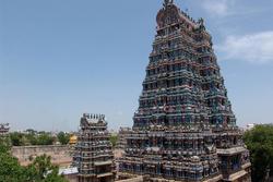 Ngắm nhìn ngôi đền có kiến trúc kì lạ và sặc sỡ ở Ấn Độ