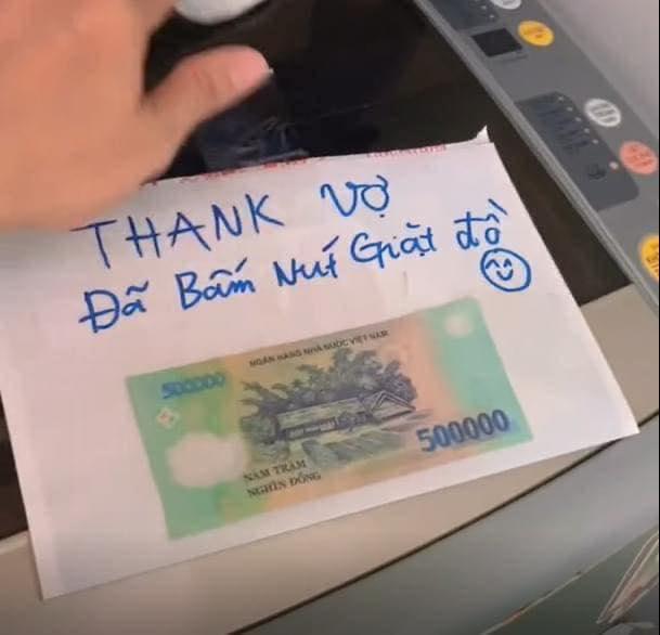 Cần gì nến và hoa, chồng cứ cảm ơn thế này vợ nào chẳng vui-1