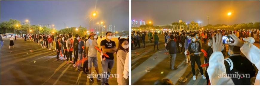 Dòng người xếp hàng dài chờ để test nhanh...