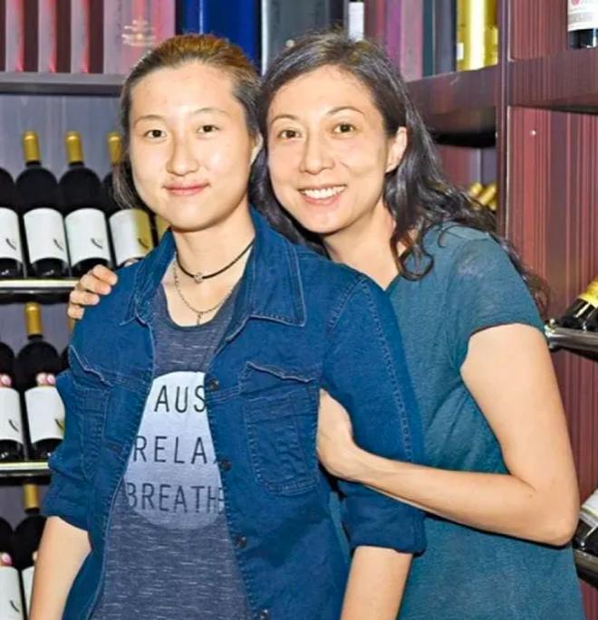 Cựu Hoa hậu châu Á và nỗi đau rạn nứt tình cảm với con gái-1