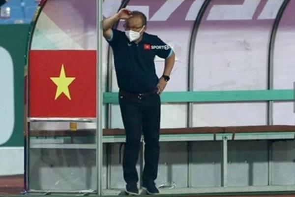 Bà xã hot girl gắt gỏng khi Phan Văn Đức bị chỉ trích-5