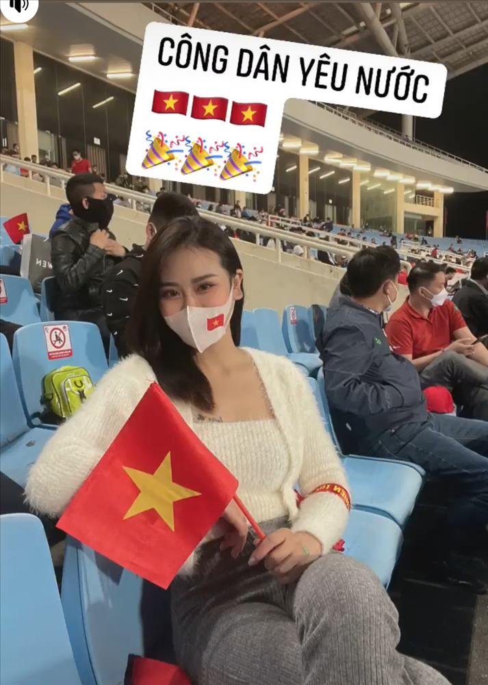 Cô gái khiến cả MXH truy tìm ở trận Việt Nam - Nhật Bản-4