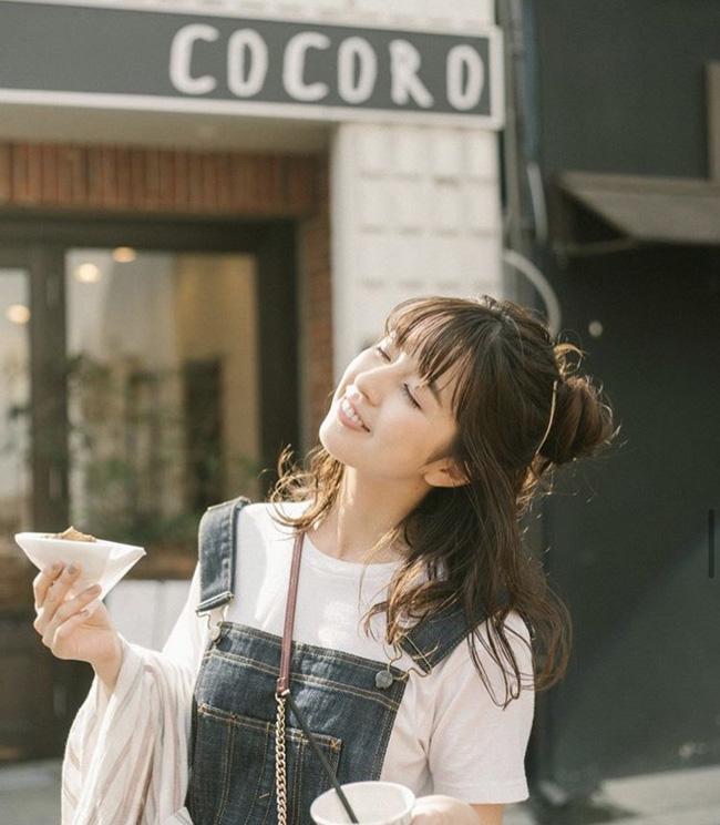 Chuyện tình lạ của cầu thủ bảnh nhất tuyển Nhật Bản và thiên thần bikini-8