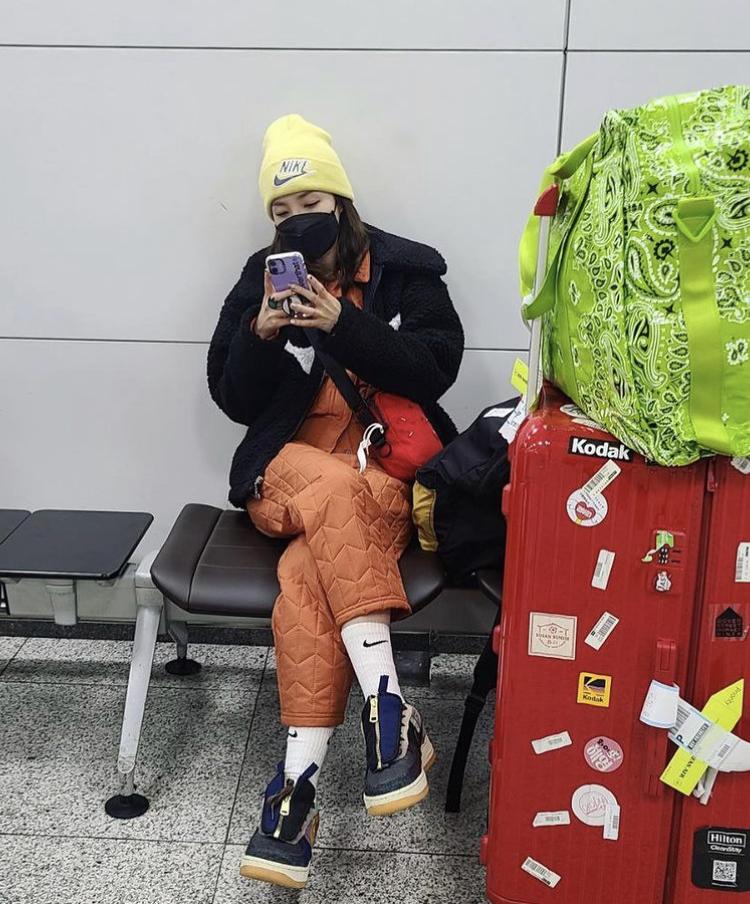 Học Dara, HyunA diện áo khoác mà vẫn gọn gàng, sành điệu-2