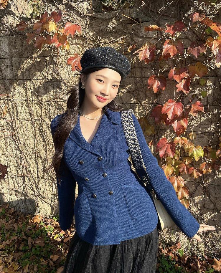Học Dara, HyunA diện áo khoác mà vẫn gọn gàng, sành điệu-4