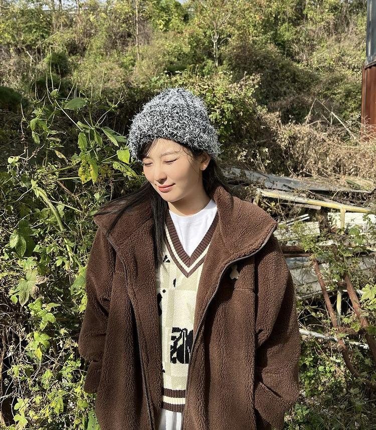 Học Dara, HyunA diện áo khoác mà vẫn gọn gàng, sành điệu-5