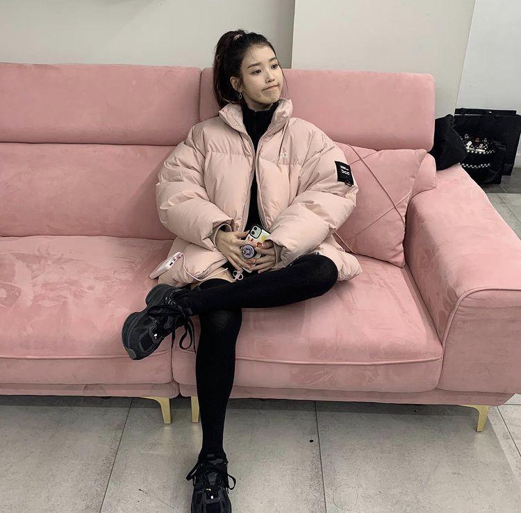 Học Dara, HyunA diện áo khoác mà vẫn gọn gàng, sành điệu-8