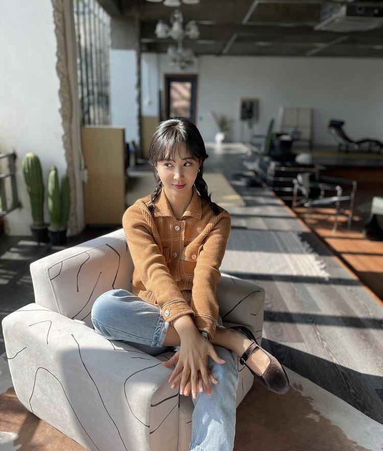 Học Dara, HyunA diện áo khoác mà vẫn gọn gàng, sành điệu-10