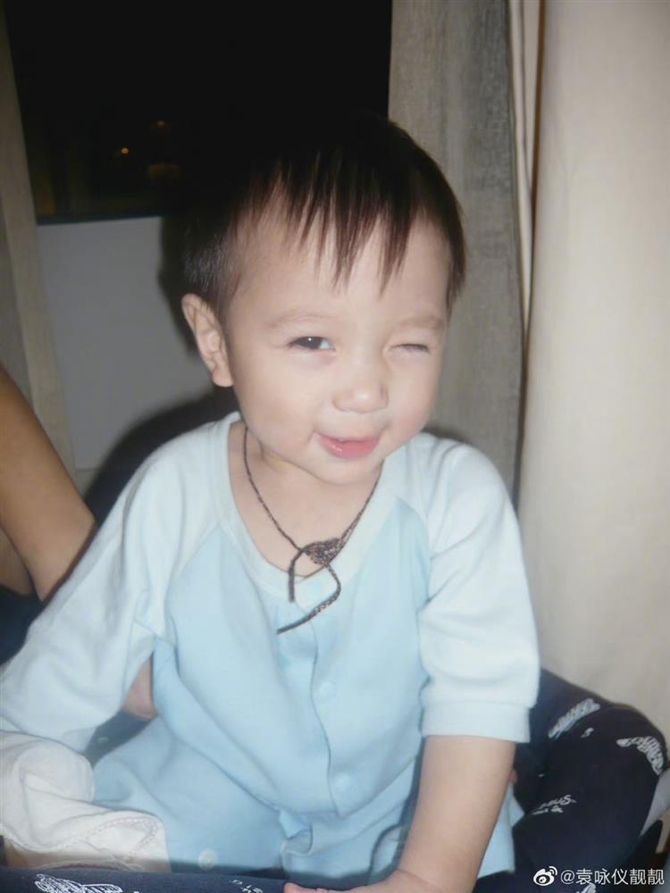 Con trai Trương Trí Lâm - Viên Vịnh Nghi ra dáng soái ca-1