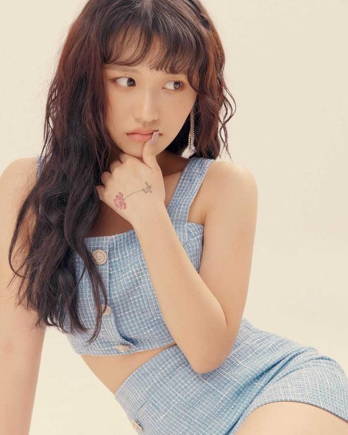 Han Sara cá tính và sexy, vòng eo 51cm soán ngôi Ngọc Trinh-1