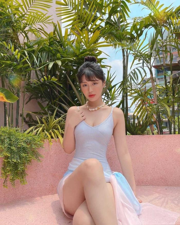 Han Sara cá tính và sexy, vòng eo 51cm soán ngôi Ngọc Trinh-11