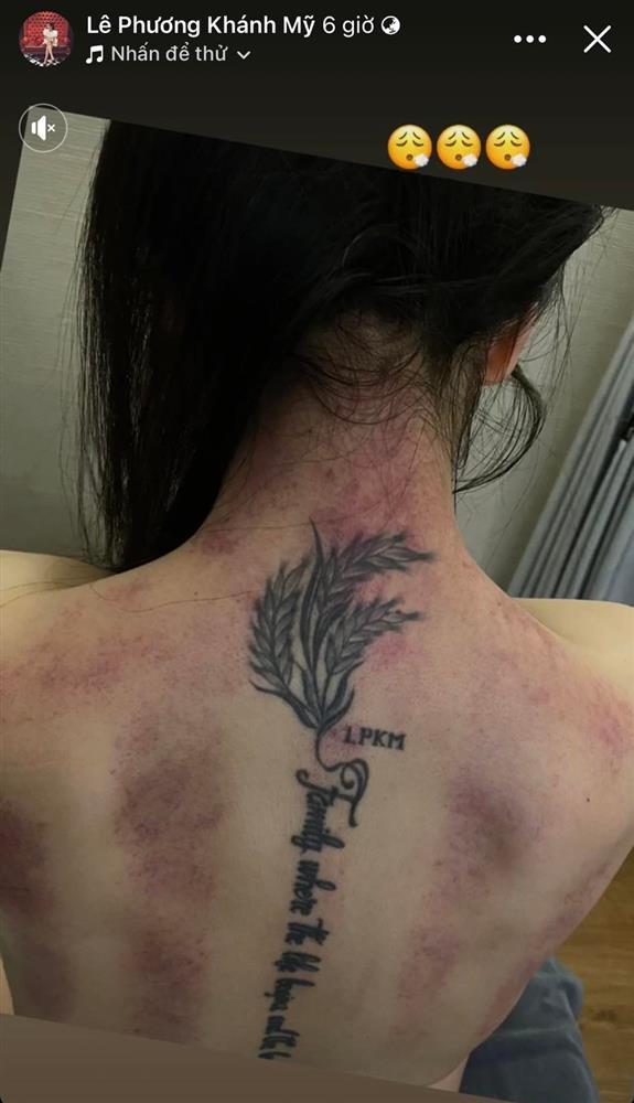 Vân Navy lộ tấm lưng trần bầm tím cùng hình xăm cực lớn-1