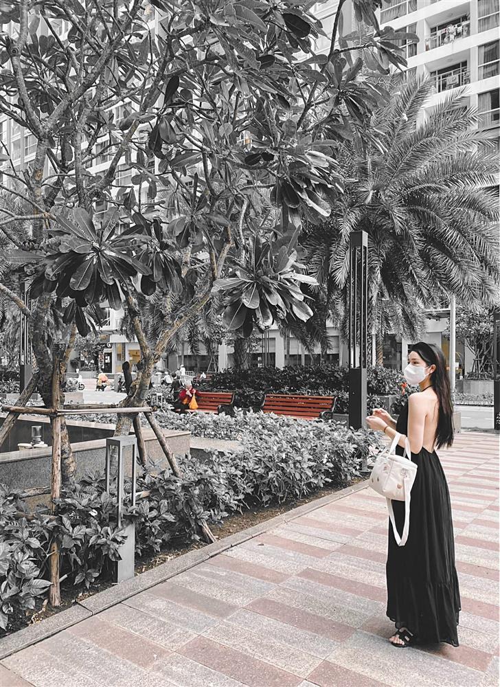 Vân Navy lộ tấm lưng trần bầm tím cùng hình xăm cực lớn-5