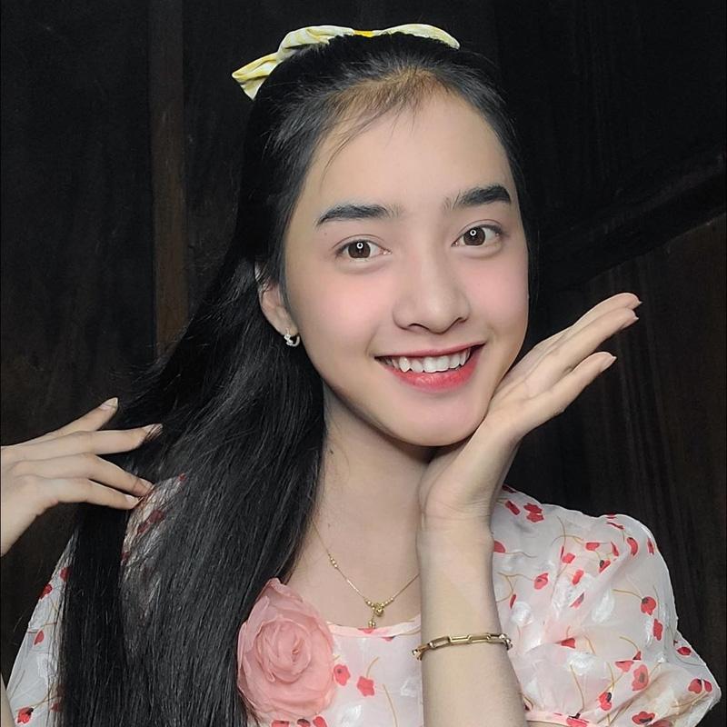 Nhan sắc sơn nữ Ba Na đang nổi: chân tay lấm bùn đất vẫn xinh mất phần thiên hạ!-2