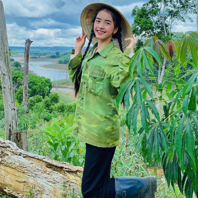 Nhan sắc sơn nữ Ba Na đang nổi: chân tay lấm bùn đất vẫn xinh mất phần thiên hạ!-3