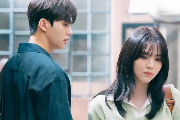 Nhận giấy mời cưới từ bạn, cô gái tăng xông quyết không đi-2