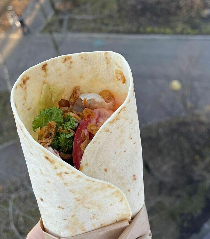 Bánh taco là một trong những món ăn có độ cân bằng giữa rau củ healthy và các thành phần nhiều đạm. Thứ đồ ăn này cũng nằm trong 