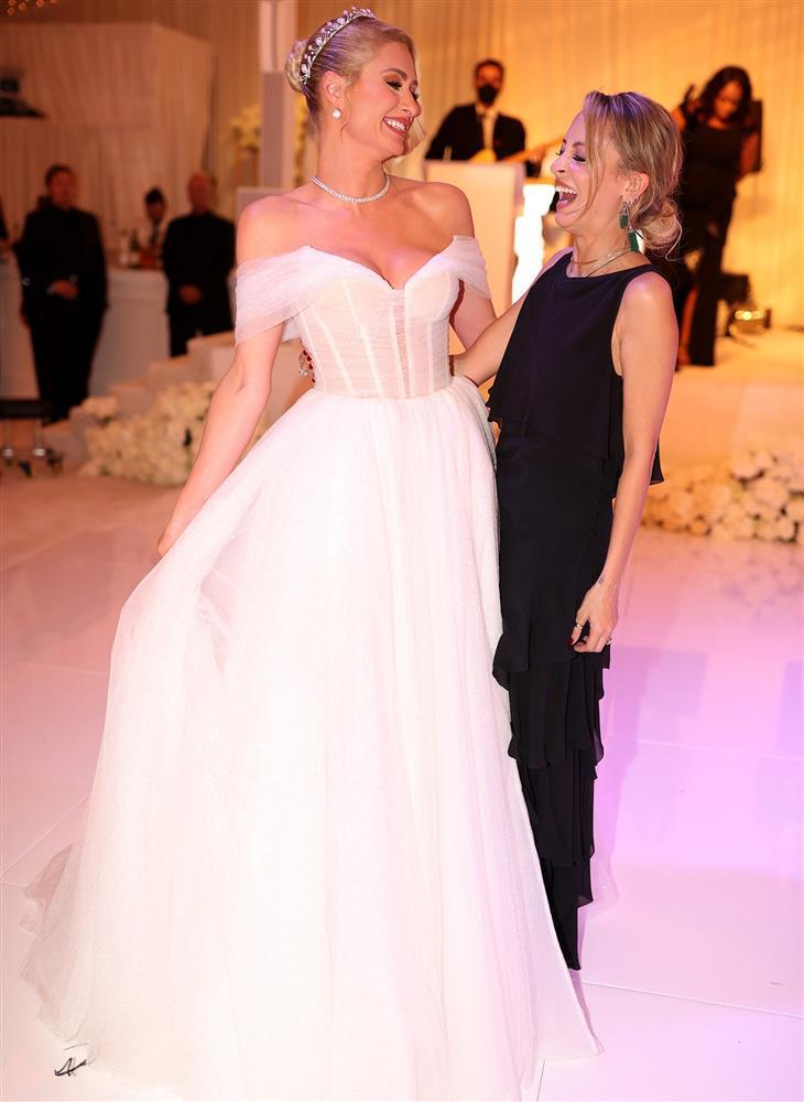 Khoảnh khắc đáng nhớ trong lễ cưới Paris Hilton-9