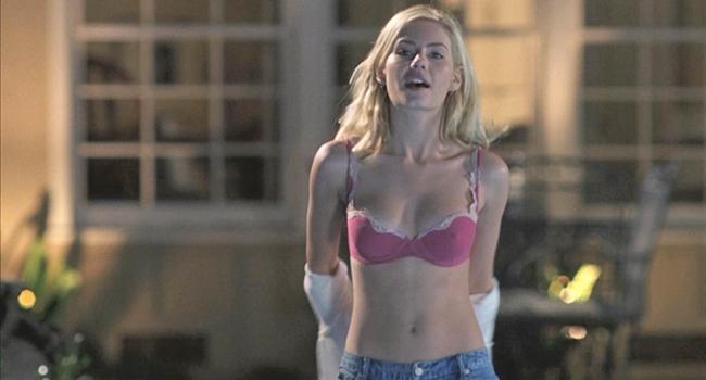 Sao nữ nóng bỏng và sở thích mở toang cửa sổ khiến trai trẻ si mê-5