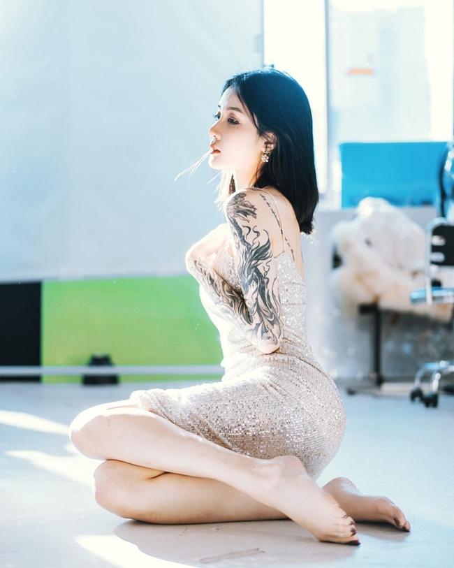 Vị trí xăm đắc địa của chị em khiến người nhìn chỉ có mê mẩn-1