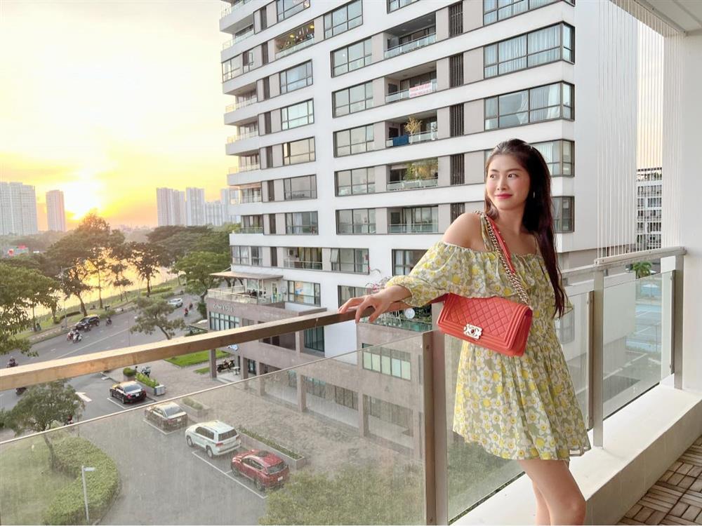 Kỷ niệm 8 năm cưới, Đăng Khôi tặng nhà khủng làm vợ ngơ ngác-2