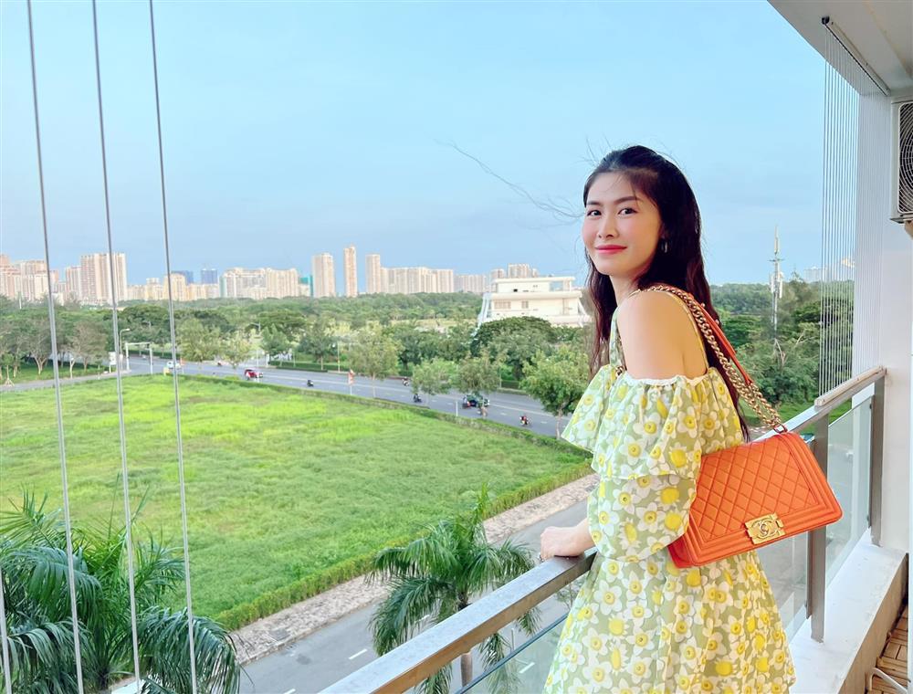 Kỷ niệm 8 năm cưới, Đăng Khôi tặng nhà khủng làm vợ ngơ ngác-4