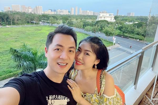 Vợ Đăng Khôi bị người đàn ông trung niên gắn mác khêu gợi-6