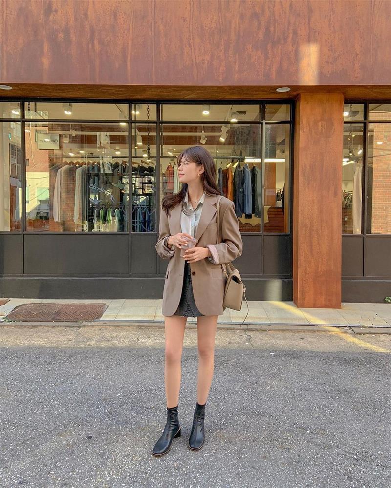 Chiêu phối đồ với chân váy ngắn mùa đông chị em không nên bỏ lỡ-6