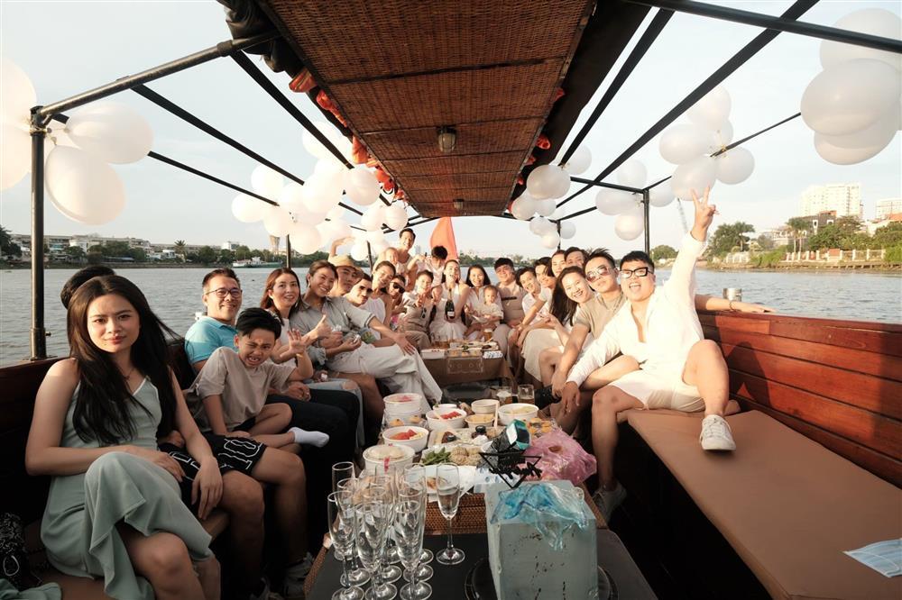 Sinh nhật Kim Lý, Lisa gây sốt với khoảnh khắc như thiên thần-1