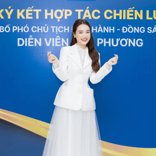 Cuối tháng 12/2020, Nhã Phương từng gây chú ý khi chia sẻ đoạn story trên trang cá nhân, hé lộ việc là Phó Chủ tịch của một công ty. Đồng thời, nữ diễn viên cũng tiết lộ rằng, công ty đang đạt doanh thu tầm 500 triệu - 1,5 tỷ đồng/tháng.