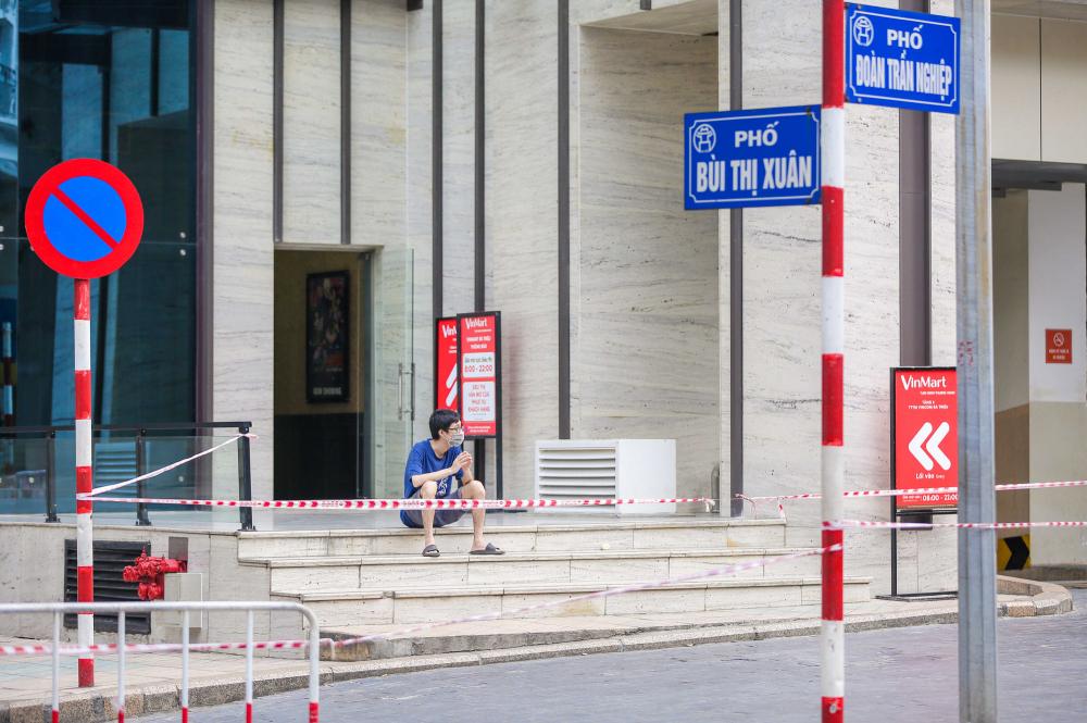 KHẨN: Hà Nội tìm người từng đến các quán cháo sườn, miến, shop quần áo-1